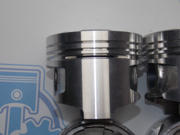 Поршни + кольца к-кт 4шт ремонт +0,50 MMC 4G13 12v