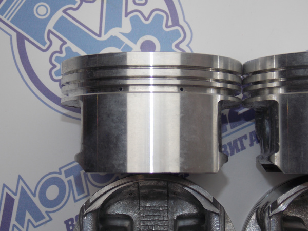 Поршни + кольца 4шт ремонт +0,50 HONDA F23A1