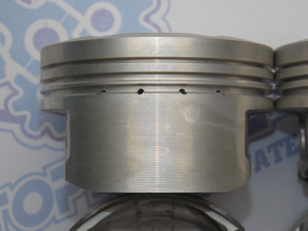 Поршни + кольца 4шт стандарт TOYOTA 2NZ-FE