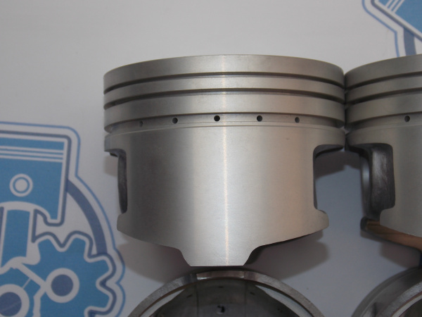 Поршни + кольца к-кт 4шт ремонт +1,00 MMC 4G63 NEW