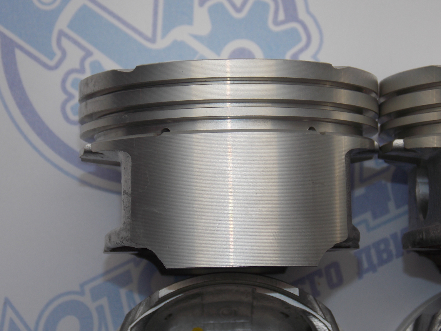 Поршни + кольца к-кт 4шт ремонт +0,25 GM F16D3